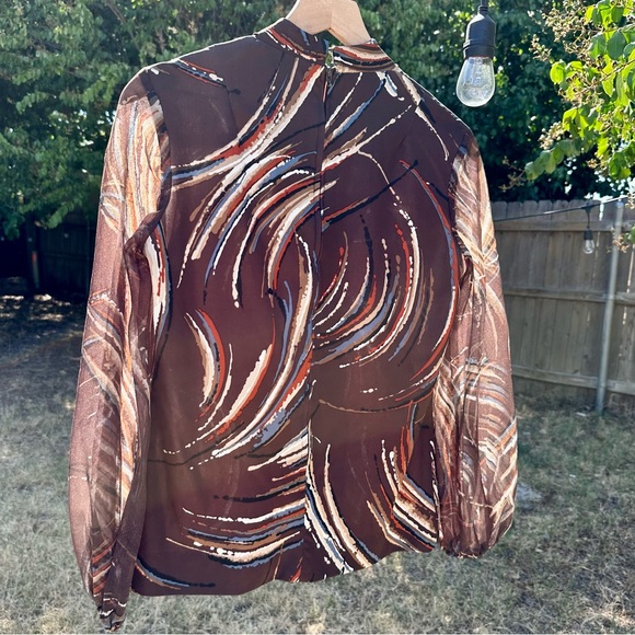 Vintage 1960s brown abstract tie blouse with sheer puffy sleeves - Picture 6 of 9